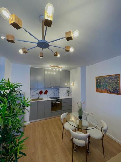 Studio Flat In The City Center Tirana Extérieur photo