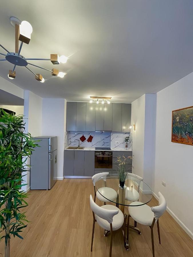 Studio Flat In The City Center Tirana Extérieur photo